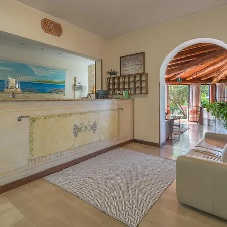 Casa Mia ホテル 3*